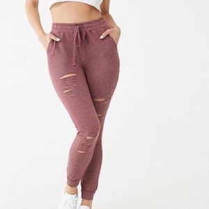 ✨Babe On The Go Distressed Joggers✨